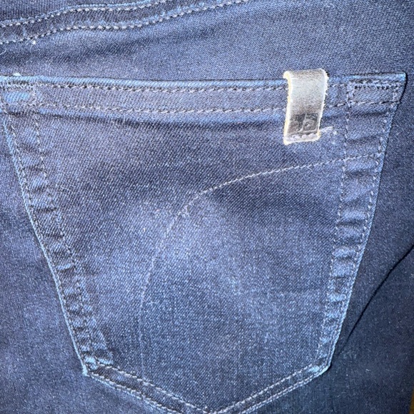 Joe’s Jeans Size 26 Dark Wash Skinny EUC Inseam 30 Rise 8.5 Mid Rise - Picture 3 of 6